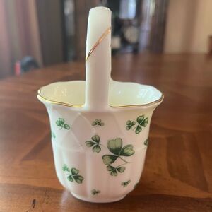 1997 Lefton Shamrock St. Patrick Pattern 11079 4.75" Basket
